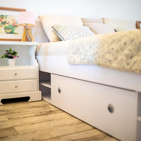 Coco & Charlie Apartment