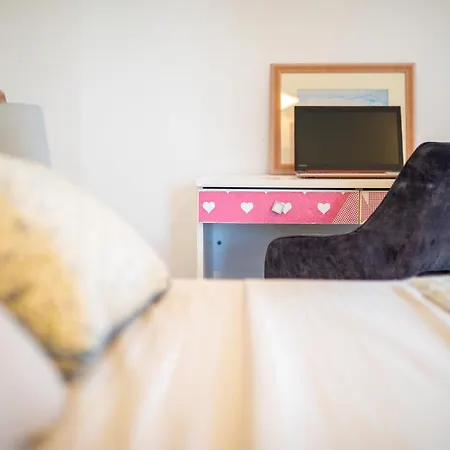 Coco & Charlie Apartment *