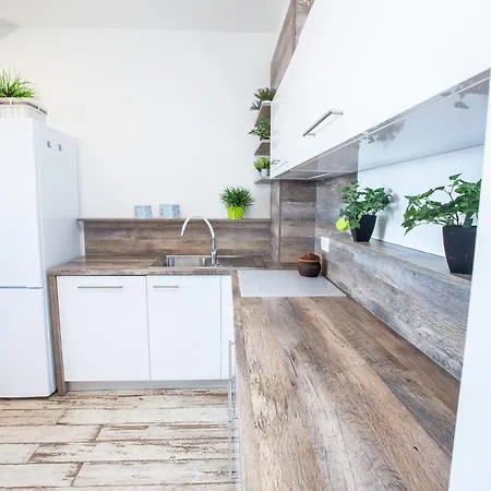 Coco & Charlie Дубровник