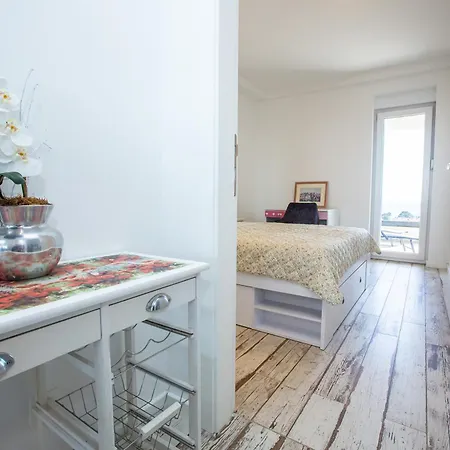 Coco & Charlie Apartment